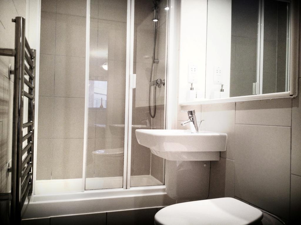 อเล็กซานเดอร์ อพาร์ตเมนต์ ไลม์สแควร์ Apartment นิวคาสเซิล อะพอน ไทน์ ห้อง รูปภาพ