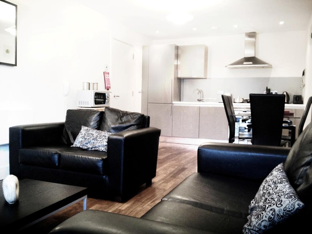 อเล็กซานเดอร์ อพาร์ตเมนต์ ไลม์สแควร์ Apartment นิวคาสเซิล อะพอน ไทน์ ห้อง รูปภาพ